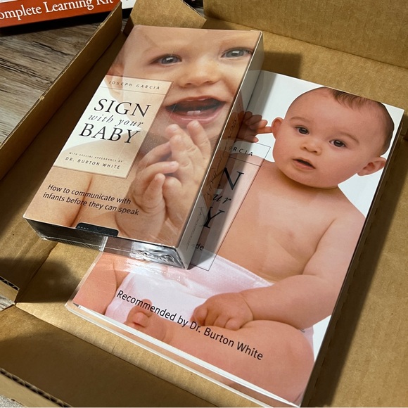 Sign with Your Baby - ASL Baby Sign Language Complete Learning Kit VHS And Books - Picture 5 of 8